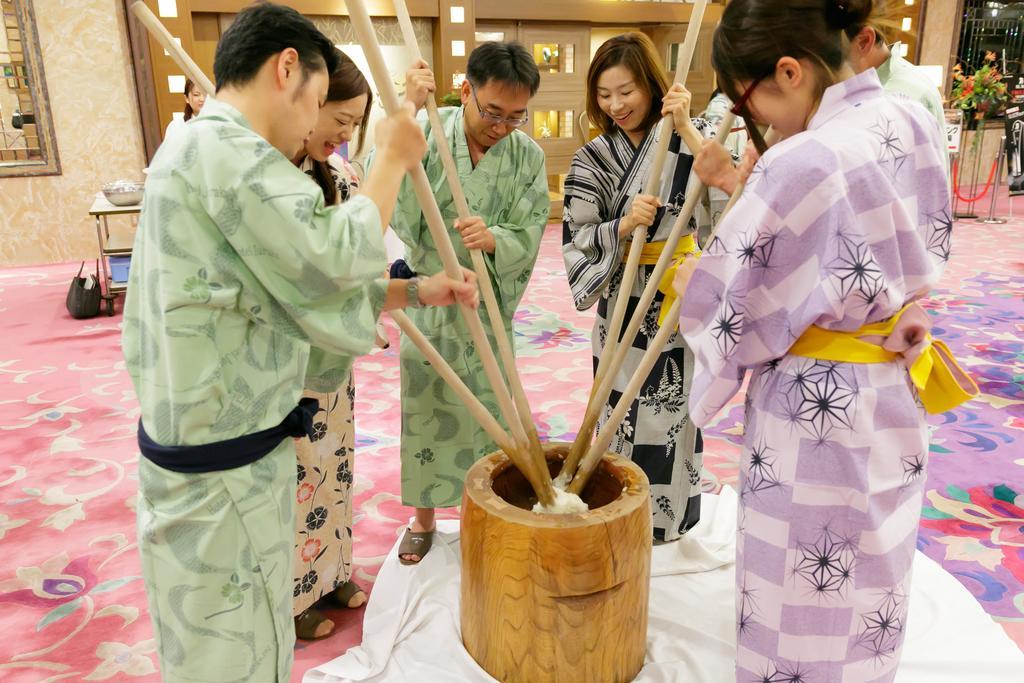 Iizaka Hotel Juraku Fukushima  Bagian luar foto