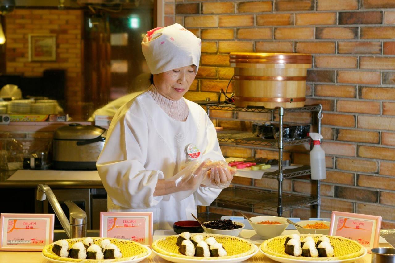 Iizaka Hotel Juraku Fukushima  Bagian luar foto